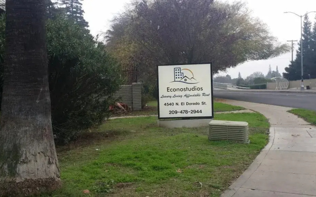 Knights Inn Stockton