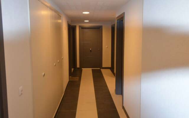 Apartment 4 persons with balcony near tramway Port of Nice district