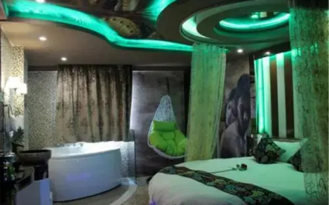 Yaliang Theme Hotel