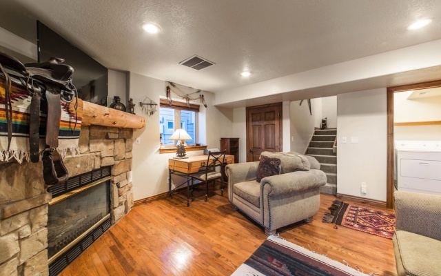 Bear Hollow Beauty - 4 Br Townhouse
