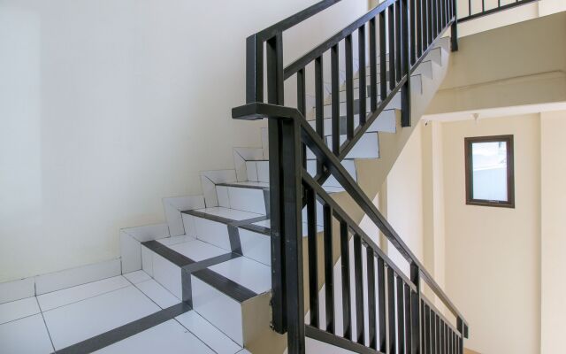 雅加达艾莉艾可回教肯班甘DPR佩巴蒂布落克C70酒店(Airy Eco Syariah Kembangan Dpr Pribadi Blok C 70 Jakarta)