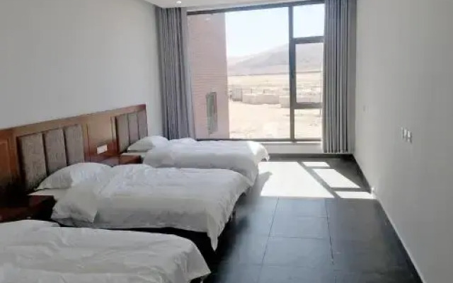 Cao Yuan Feng Farmyard Hostel