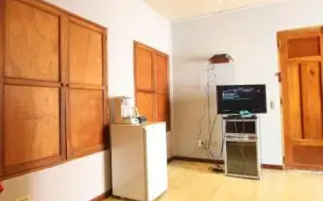 Casa Amarilla