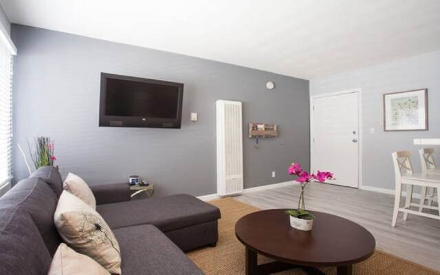 Hollywood LUX: STEPS to WALK of FAME