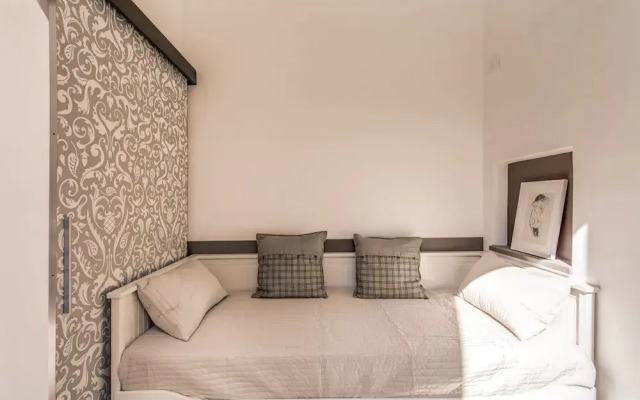 Aweshome - Spagna White Fair Loft