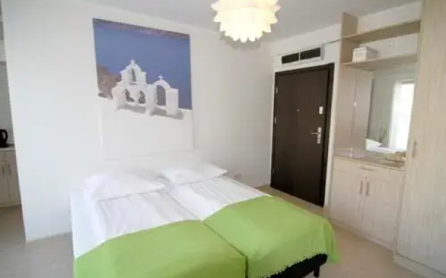 Yellow House Lodging