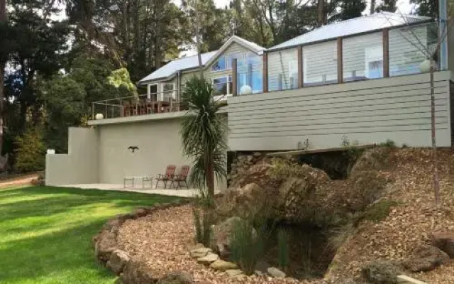 Dacha on Daylesford Lake