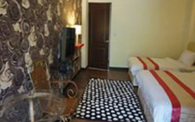 Famous Painting Town B&B