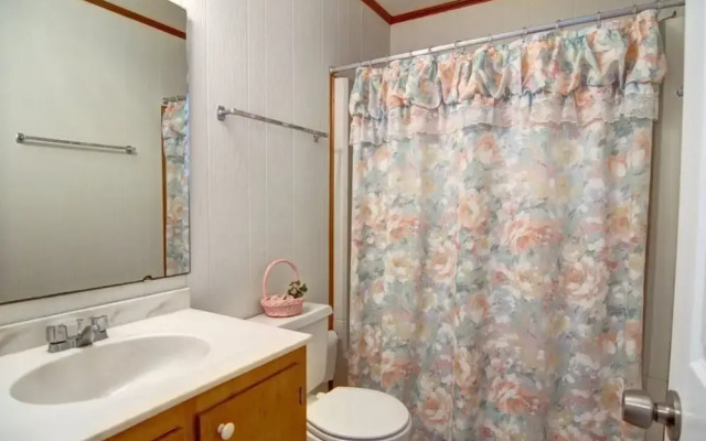 Westside- 3 Bedroom Home by RedAwning