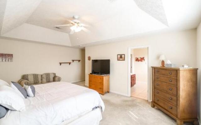 Campton Road Home - 4 Br Home