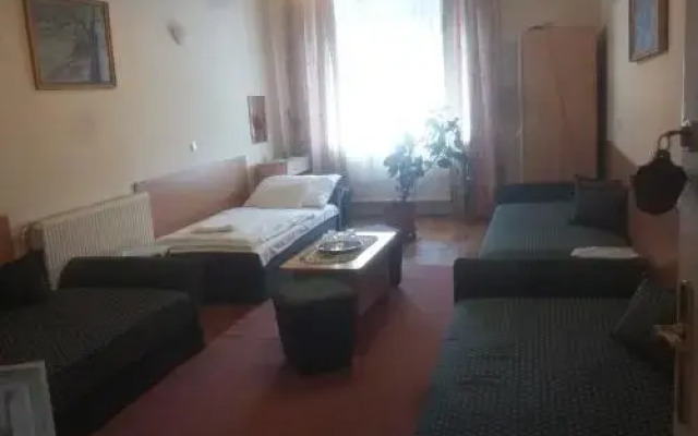 Korona Panzió