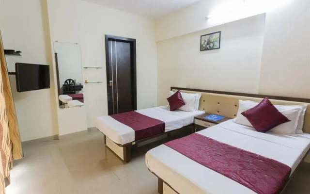 OYO Rooms Military Road Marol 1