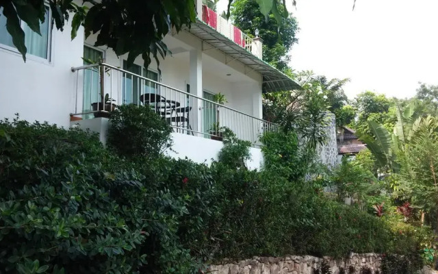 Grand Rock Garden