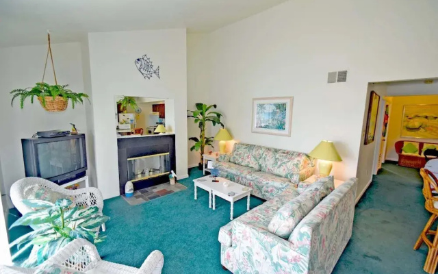 Waterside Six 302 2 Br Condo by RedAwning