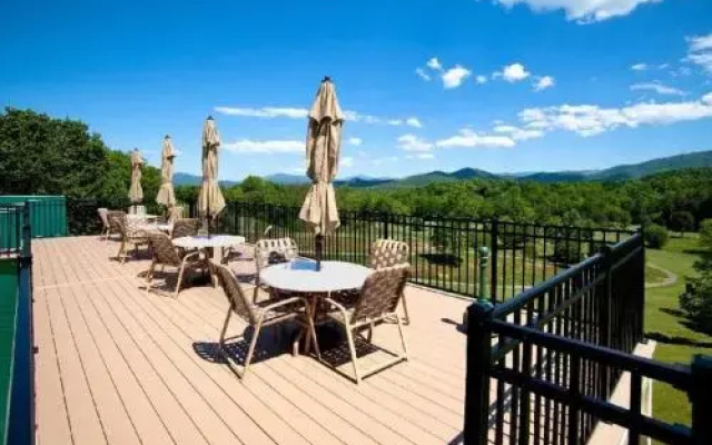 Beech House - 2 Br home by RedAwning