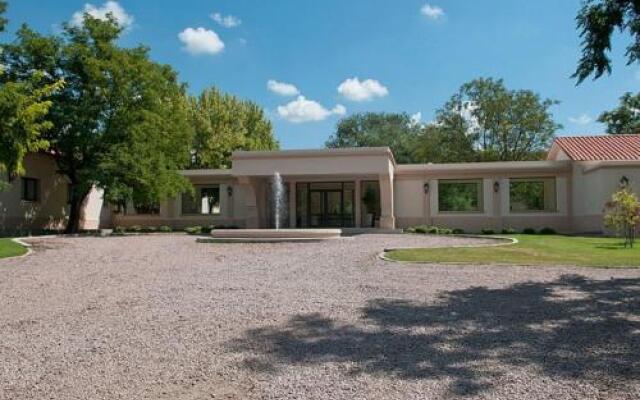 Camino Real Plaza Hotel