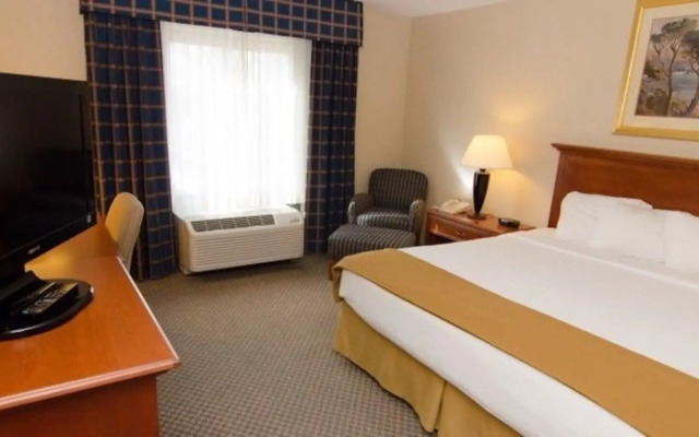 Crossroads Inn And Suites
