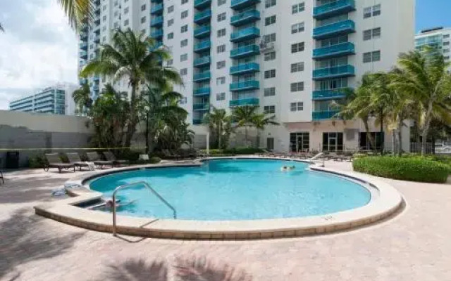 Apartment Hallandale L15