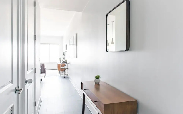 Stylish 1BR1BA in Downtown by Lyric