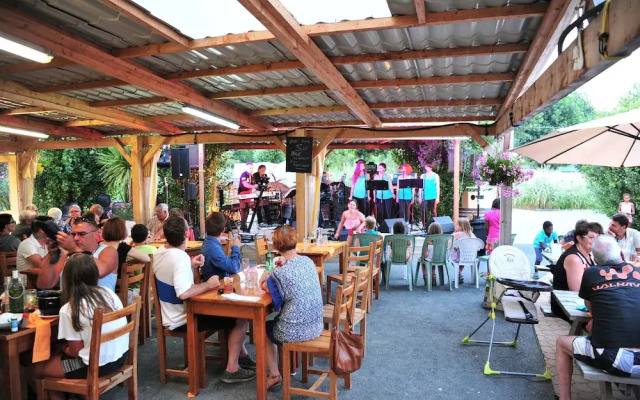 Camping Aqua 3 Masses