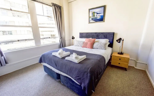 Zodiak's Apartment close to Sky Tower