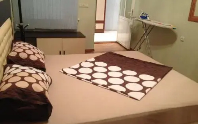 Apartment on Nizami Street 81