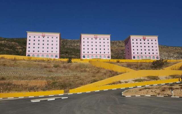 iu Hotel Lubango