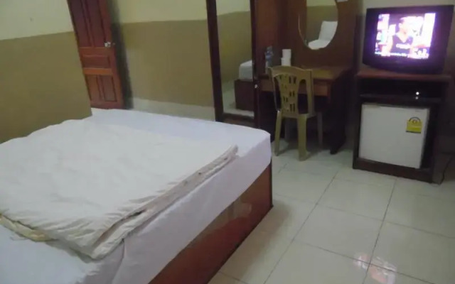 Rattanaphongphasouk Hotel
