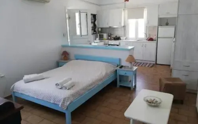 Yannis Maria Rooms