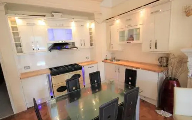 Brunswick Family Sea View Apartment