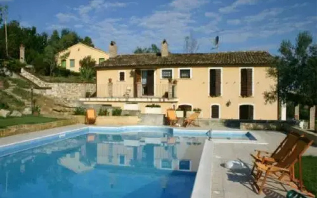 Piccola Terra Country House & Pool