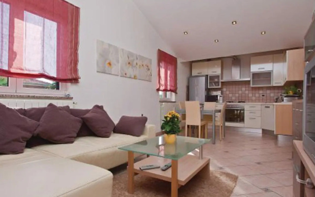 Holiday Home Dori (LBN394)