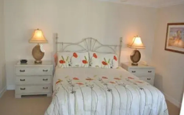 Luxury Condo Located in Fabulous Resort with Olympic-Size Pool by RedAwning