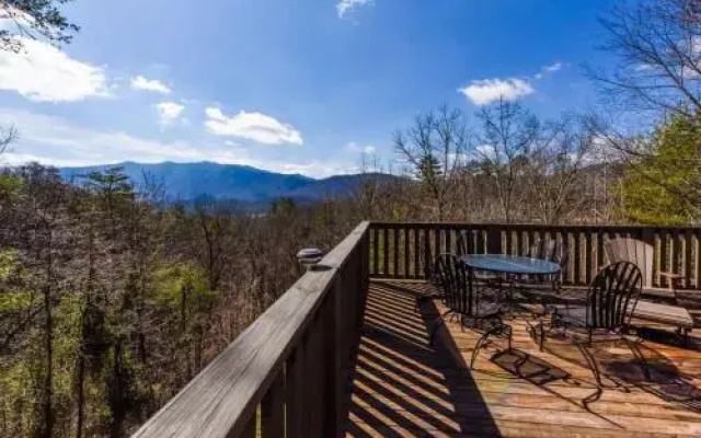 Angels Loft - 2 Br home by RedAwning