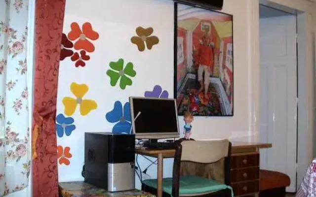 Garibaldi Guesthouse & Apartments