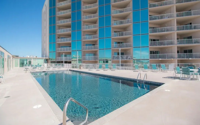 Sea Breeze 1007 Penthouse