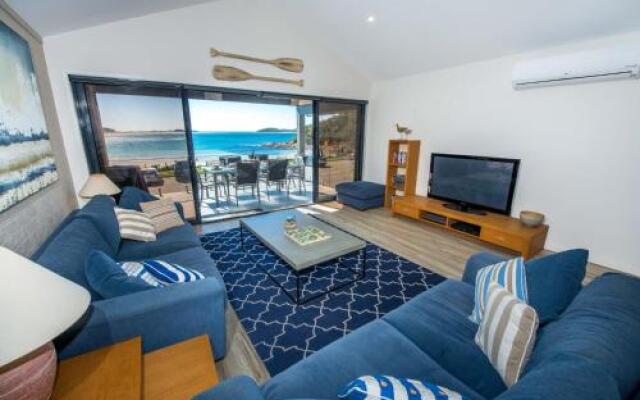 Beach House 72A Marine Drive - Fingal Bay