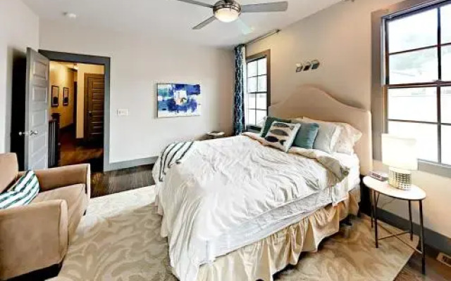 Stylish Duplex in East Nashville by RedAwning