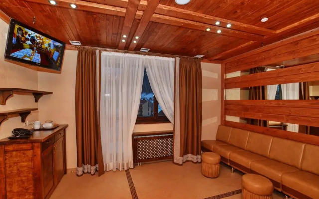 Tavel Hotel & SPA
