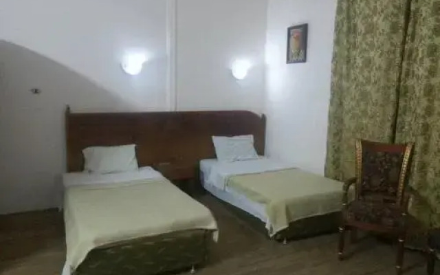 Louris Inn