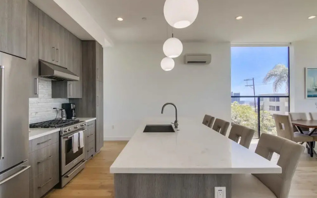Luxury San Diego Loft wParking