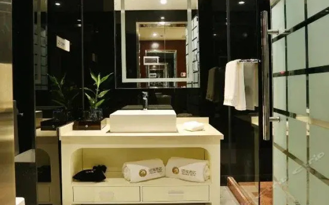 Chengdu Yinchao Hotel