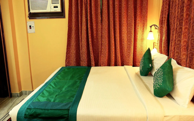 OYO Rooms Kalighat Lake Market