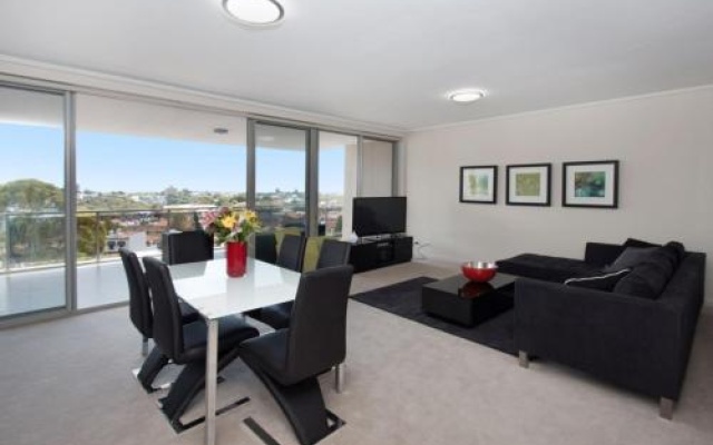 The Junction Palais - Modern and Spacious 2BR Bondi Junction Apartment Close to Everything – Balcony – Sydney