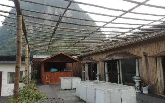 Yangshuo River Times Hotel