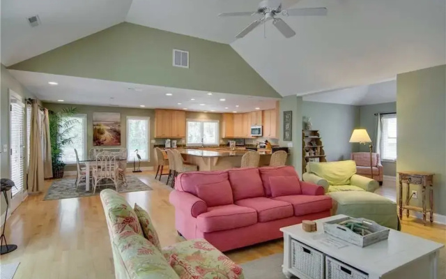 Blue Heron Court 3161 by RedAwning