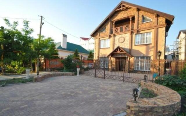 Khristophor Guest House