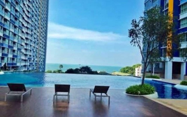 Lumpini Parkbeach Pattaya Pool View