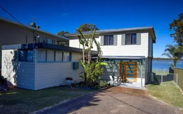 Diamond Lake House