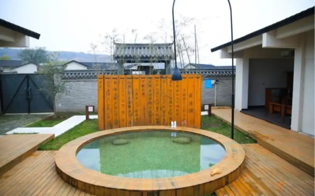 Scenery Retreats Taibai Mountain Hot Spring Villa Resort